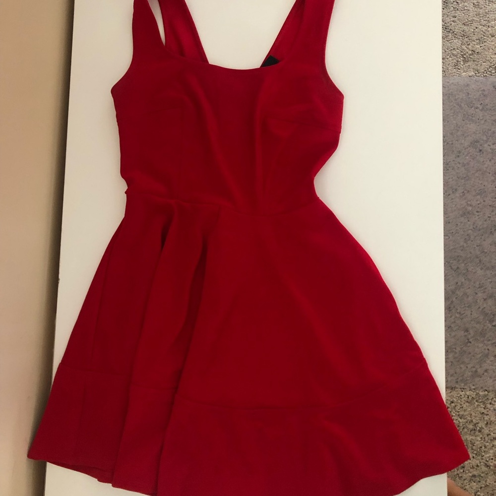 Lulu’s red dress